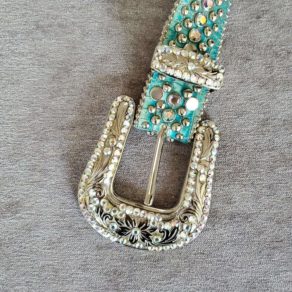 Exquisite b.b. simon Belt In Turquoise Italian Leather With Swarovski Crystals - Picture 2 of 11